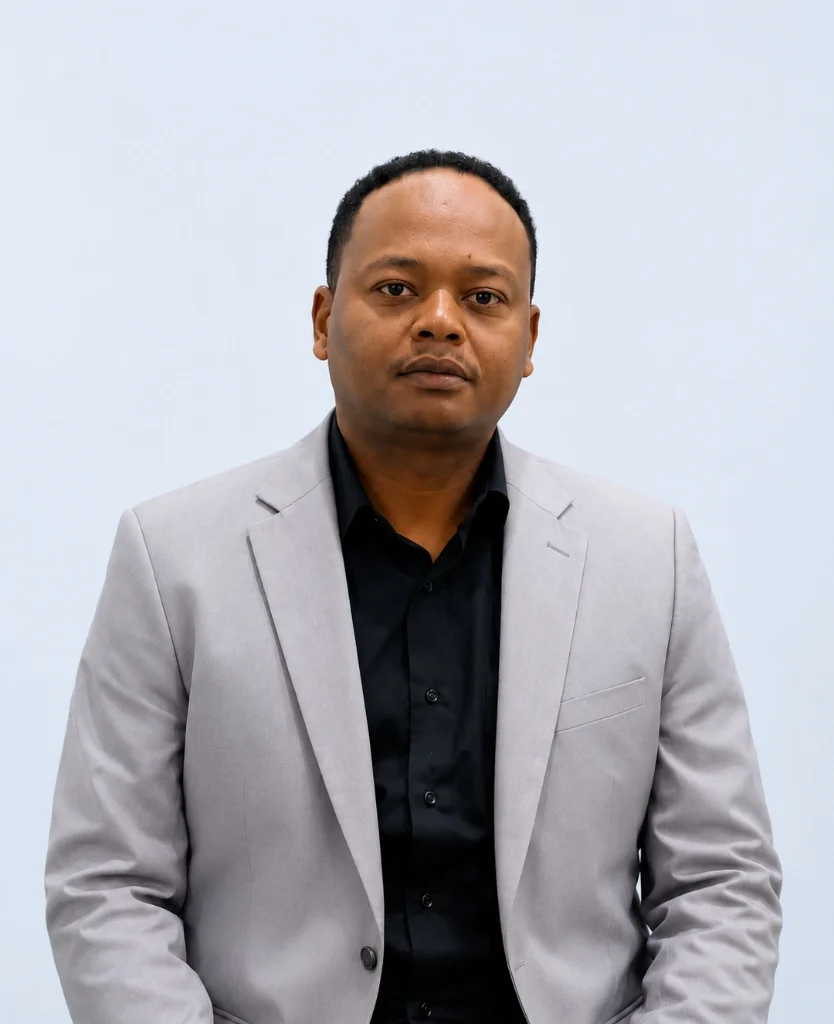 معمر عوض